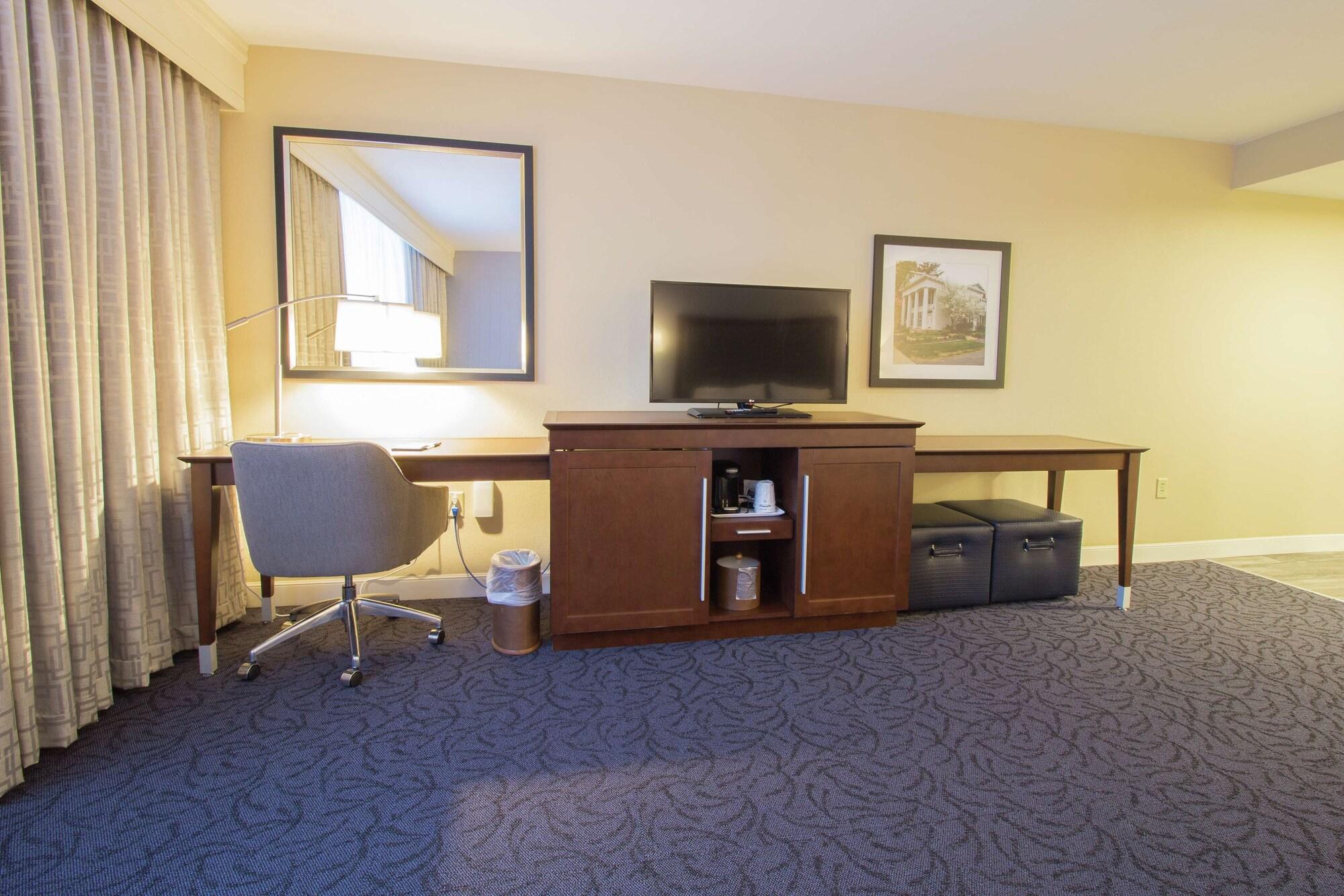 Hampton Inn & Suites Cazenovia, Ny Exterior foto