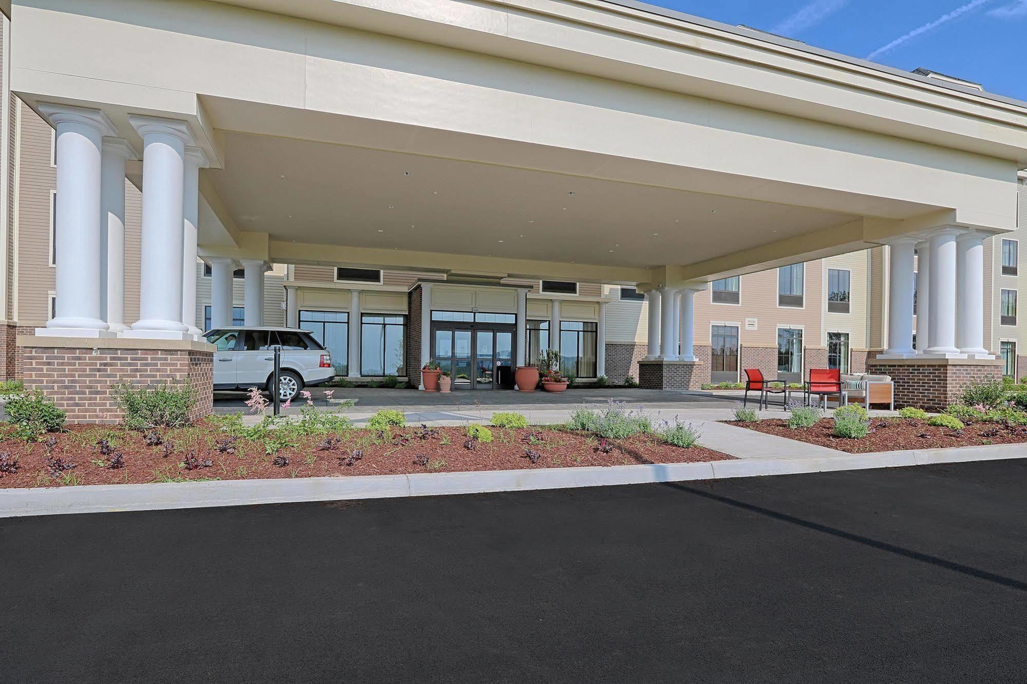 Hampton Inn & Suites Cazenovia, Ny Exterior foto